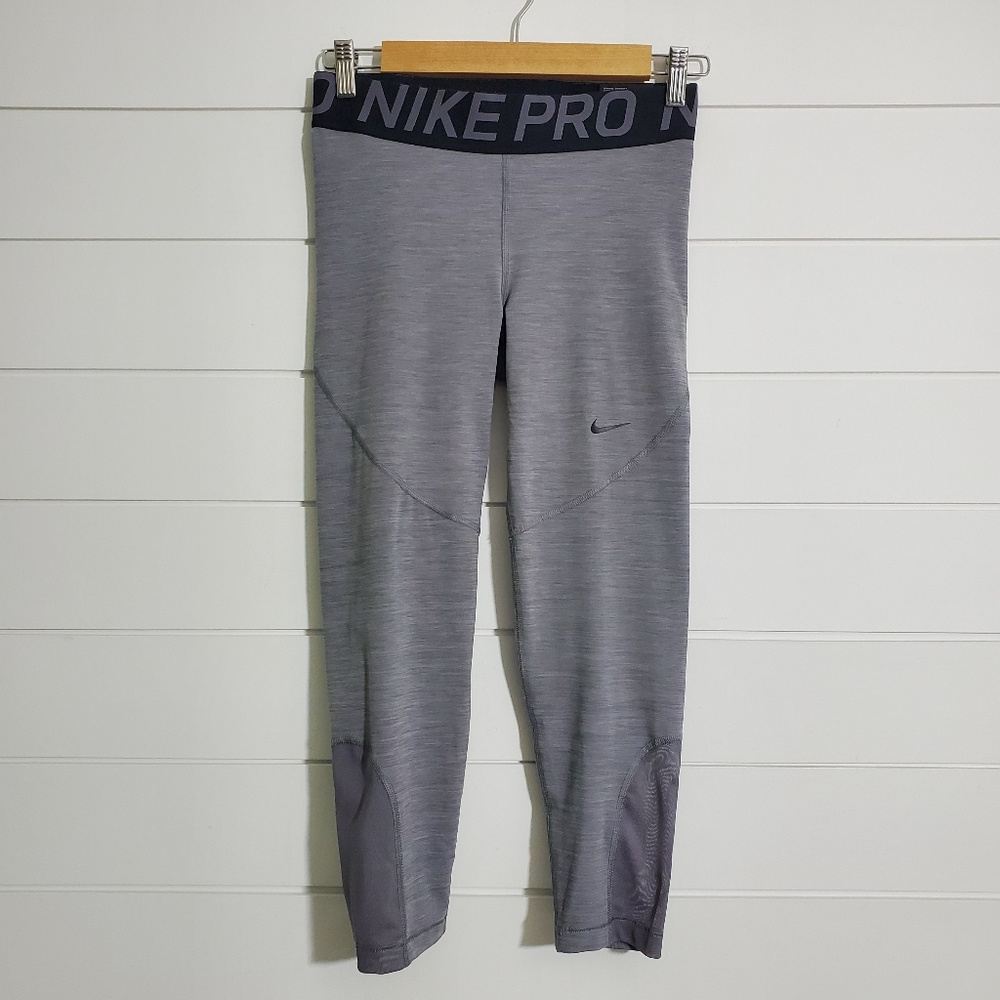 Nike‎ Pro Dri-Fit Women's Tight Fit Training Pants Leggings. Size M